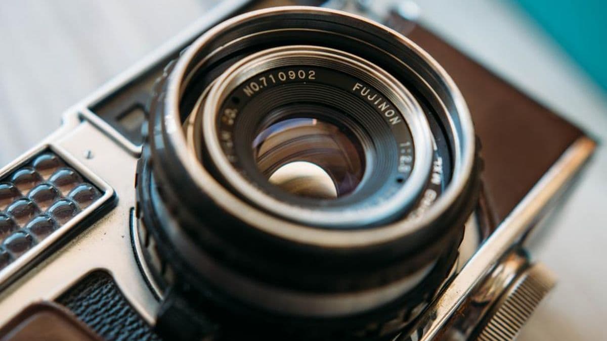 Yakın plan fotoğraf makinesi objektifi